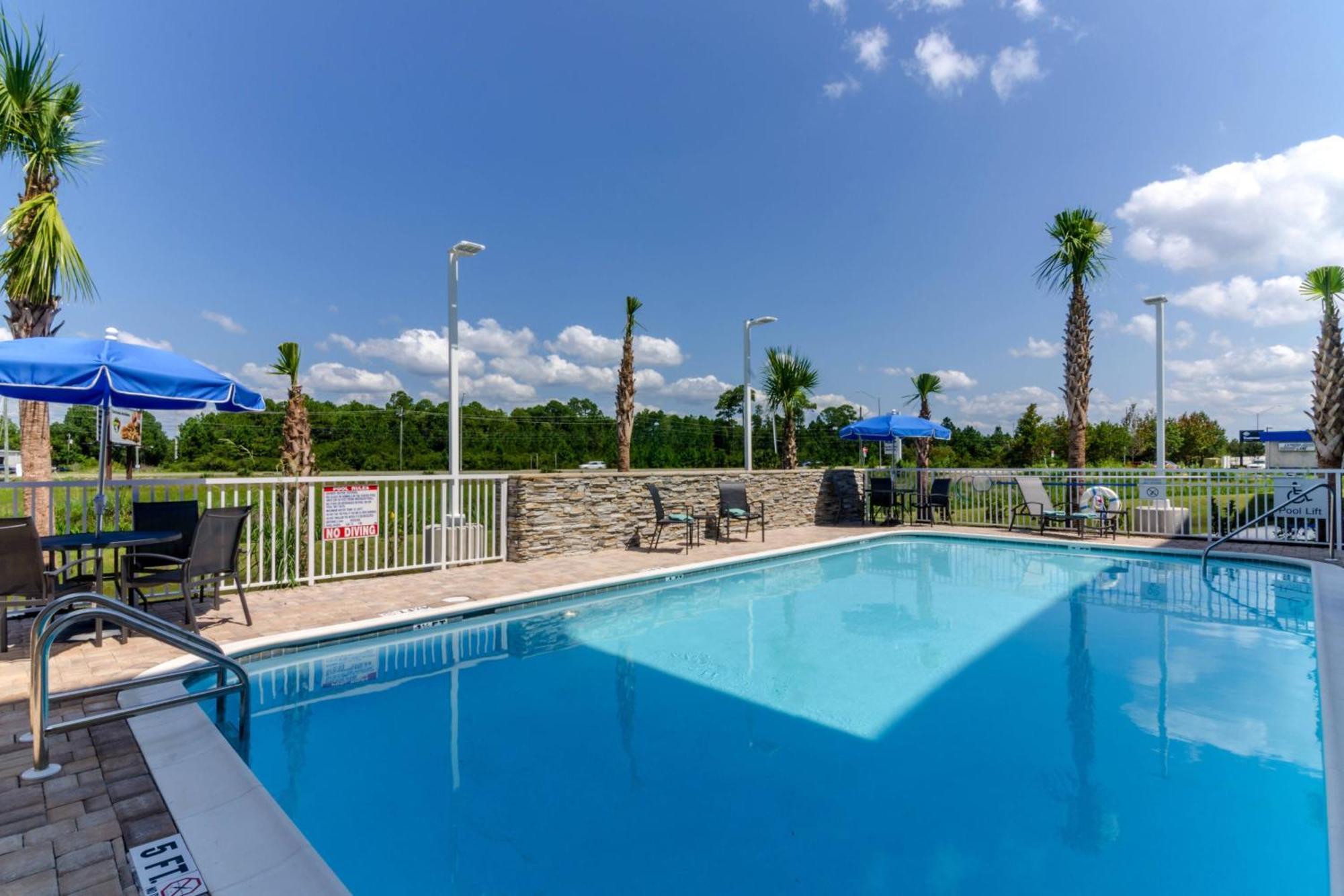 Fairfield Inn & Suites By Marriott Panama City Beach Upper Grand Lagoon Екстер'єр фото