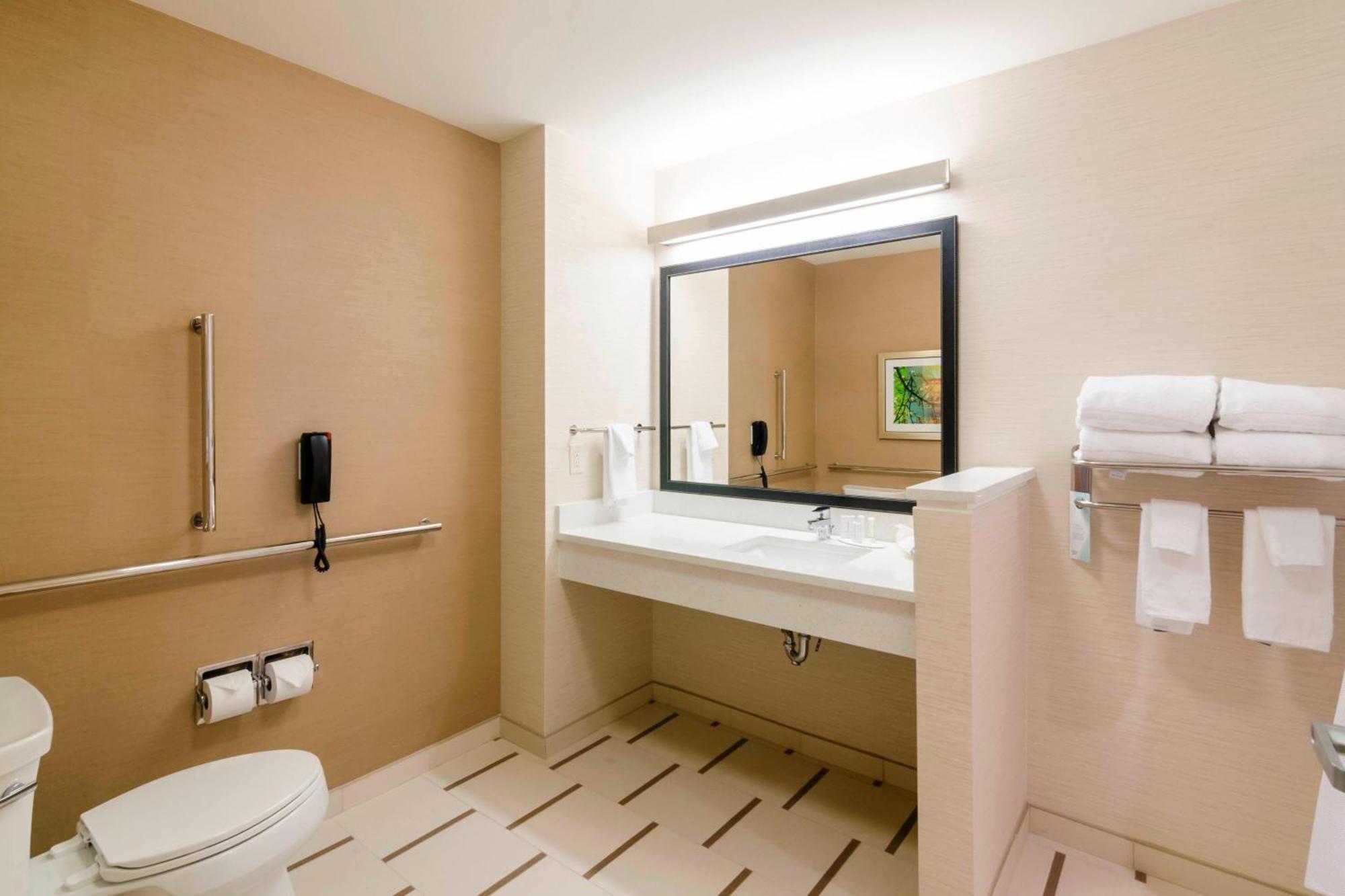 Fairfield Inn & Suites By Marriott Panama City Beach Upper Grand Lagoon Екстер'єр фото