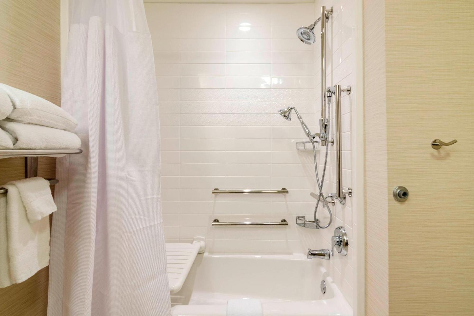 Fairfield Inn & Suites By Marriott Panama City Beach Upper Grand Lagoon Екстер'єр фото